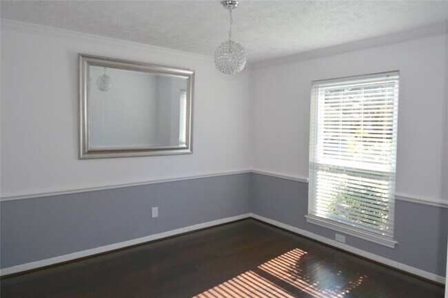 Building Photo - 15030 Vistamont Dr