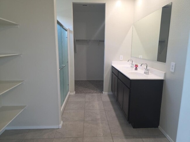 Building Photo - 18589 W Smoketree Dr