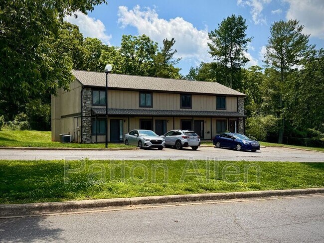Building Photo - 4 Dawnwood Cir