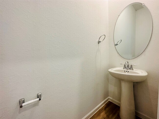 Building Photo - 4143 Champlain Wy