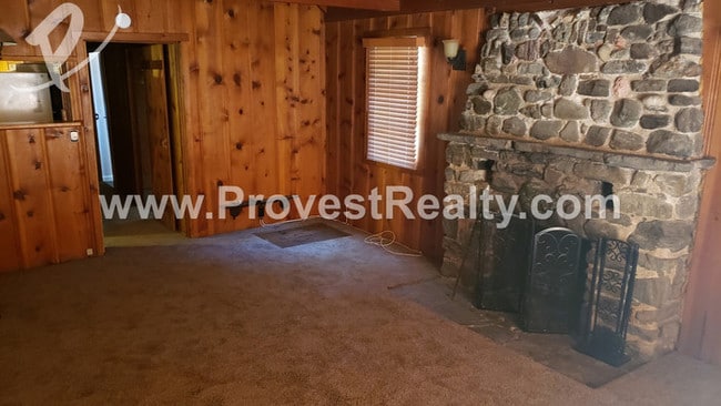 Building Photo - 2 Bed, 1 Bath Wrightwood Home!!!