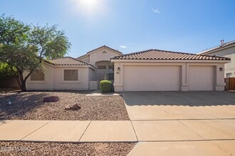Building Photo - 638 S Sierra Nevada Dr