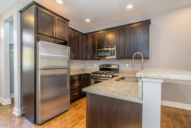 Building Photo - 160-162 E 3rd Ave