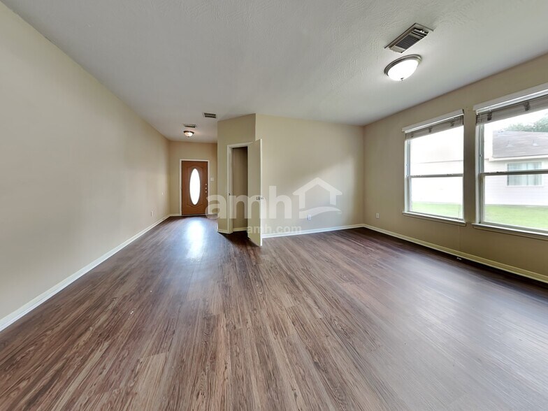 Building Photo - 19314 Yaupon Creek Dr