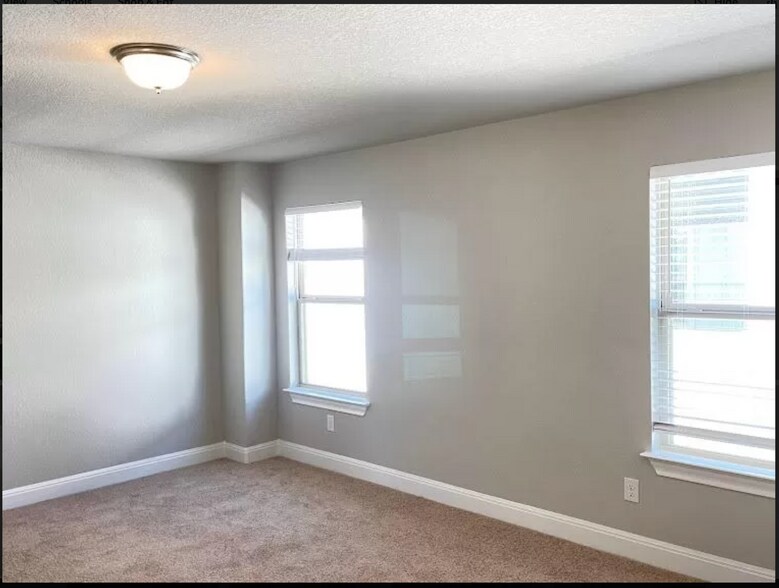 Building Photo - 200 Mayney Ln