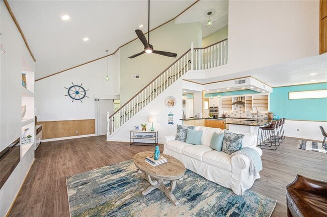 Building Photo - 1322 Outrigger St