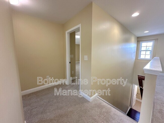 Building Photo - 6223 Woodland Commons Dr