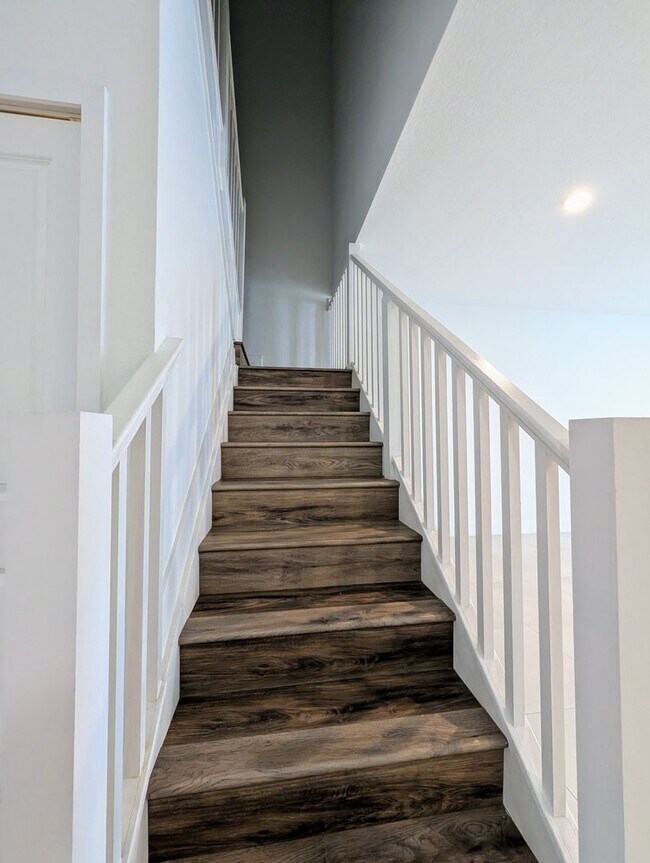 Building Photo - Spacious 3 Bedroom / 3.5 Bathroom Townhome for Rent – Miami