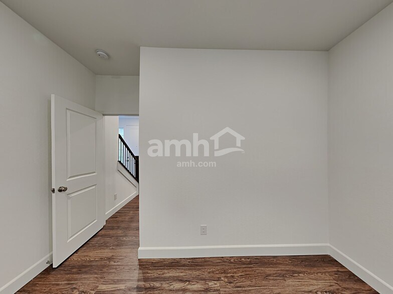 Building Photo - 9149 Crocker Pt Ct