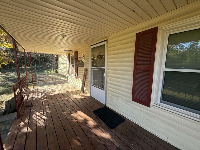 Building Photo - 122 Helm Rd