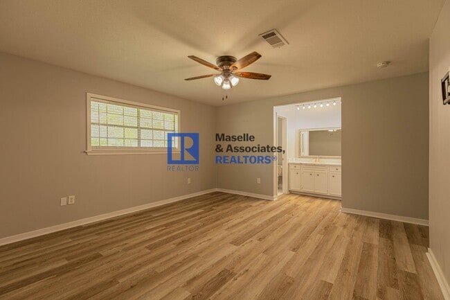 Building Photo - Charming 4-Bed, 2.5-Bath Home in the Heart...