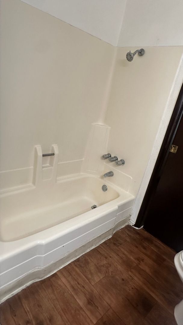 Building Photo - BEAUTIFUL 2 BEDS 1 1/2  BATHROOM APARTMENT