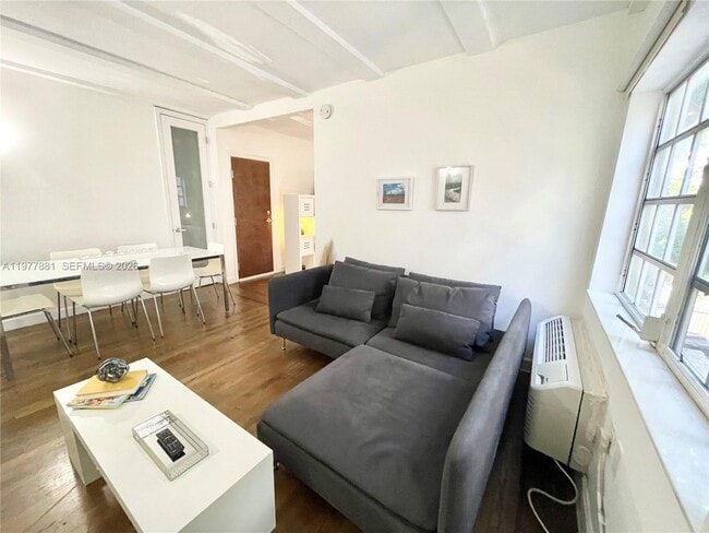 Building Photo - 439 15th St