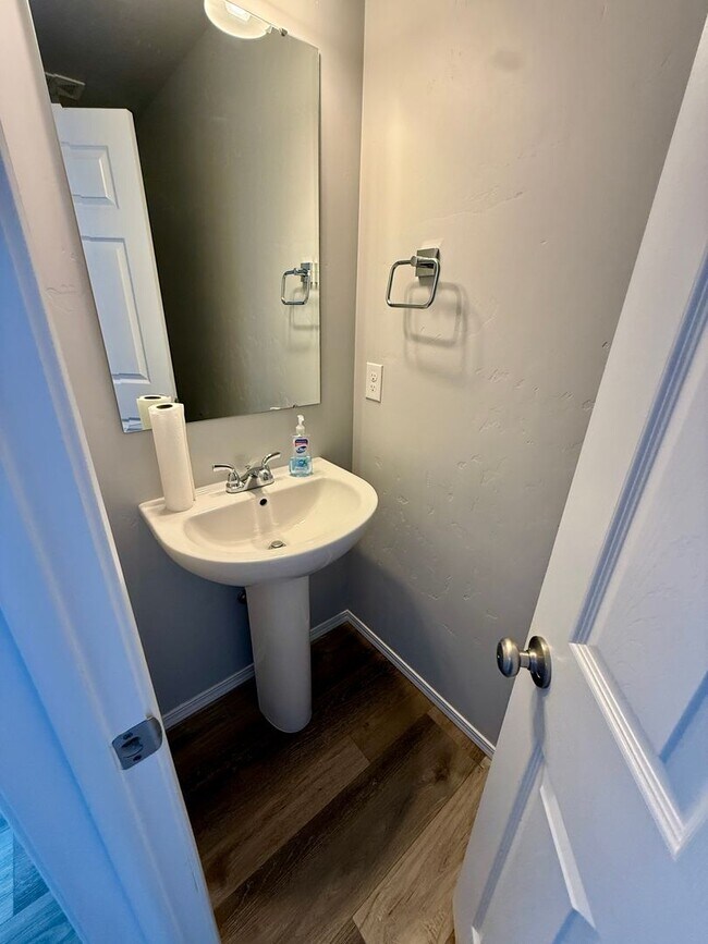 Building Photo - 3-bedroom home in Caldwell, ID