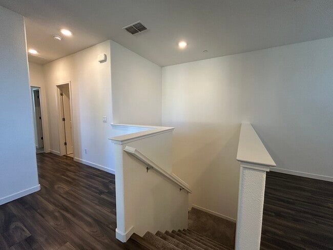 Building Photo - 3998 E Commerce Way