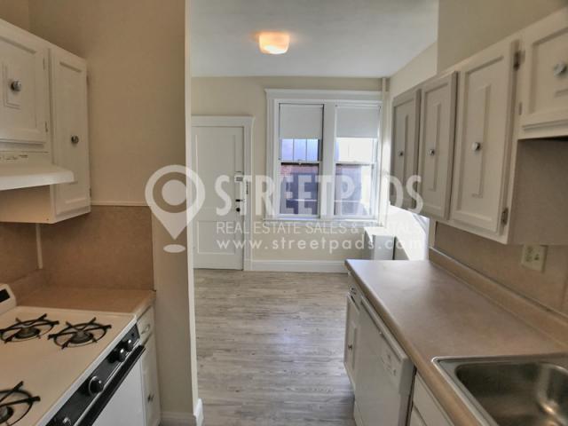 Building Photo - 3 bedroom in Brookline MA 02446