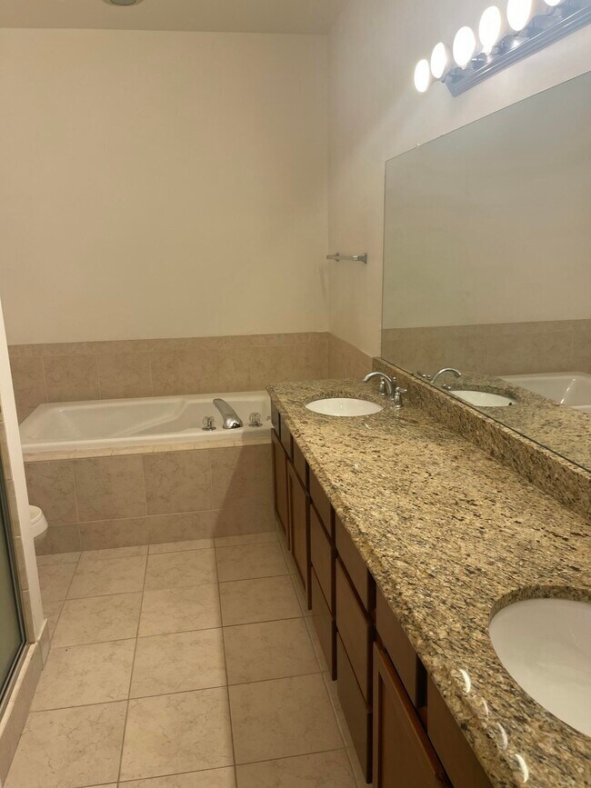 Building Photo - 45588 S Stonewood Rd