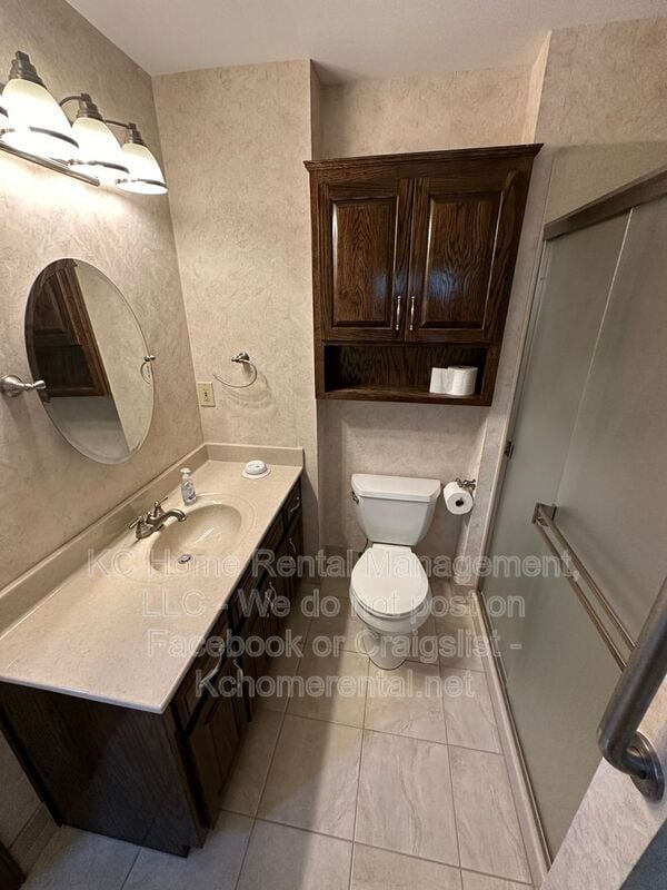 Building Photo - 6119 Cottonwood Dr