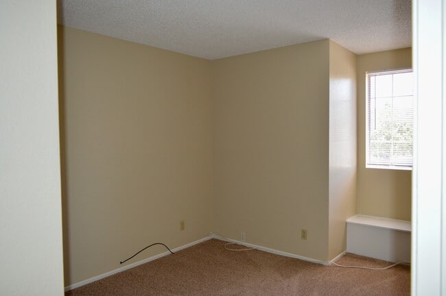 Building Photo - 11249 Heathrow Dr