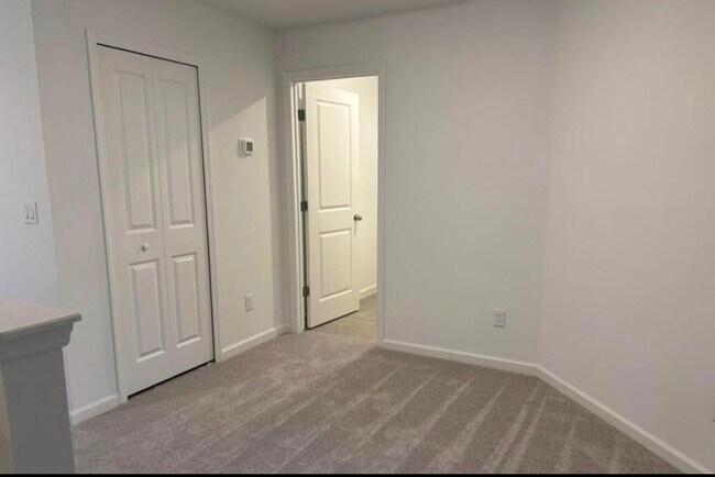 Building Photo - 272 Belfort Ct