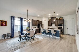 Building Photo - 9525 Blue Stem Ln