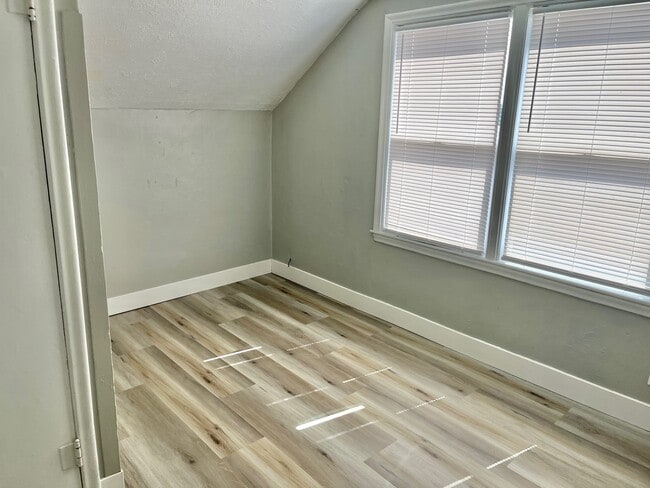 Building Photo - 4 Plex Seller Finance