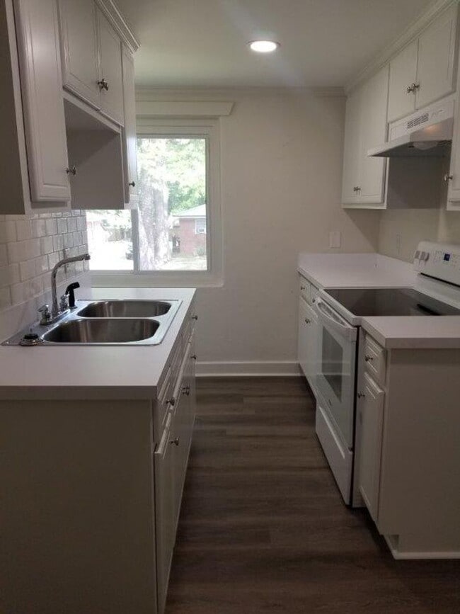 Building Photo - 1911 Peachtree St