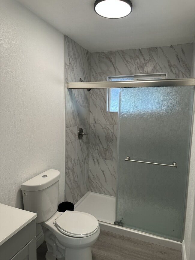 Building Photo - Updated 3 Bedroom 1 Bathroom Home.