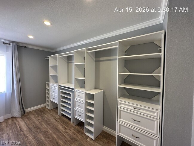 Building Photo - 8848 Hampton Green Ave