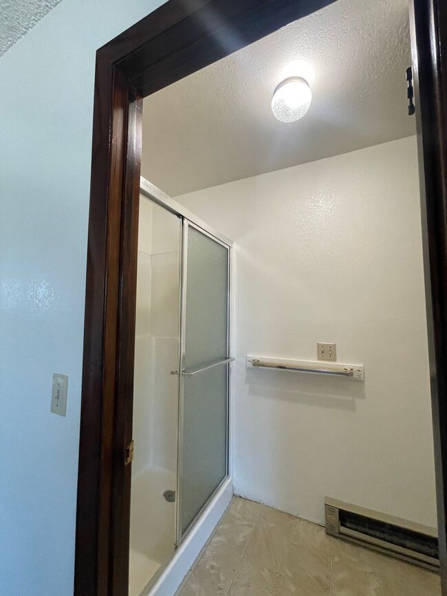 Building Photo - Single Family Heights Rental