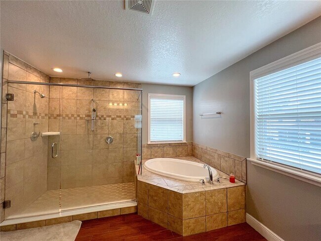 Building Photo - 948 NW 252 Dr