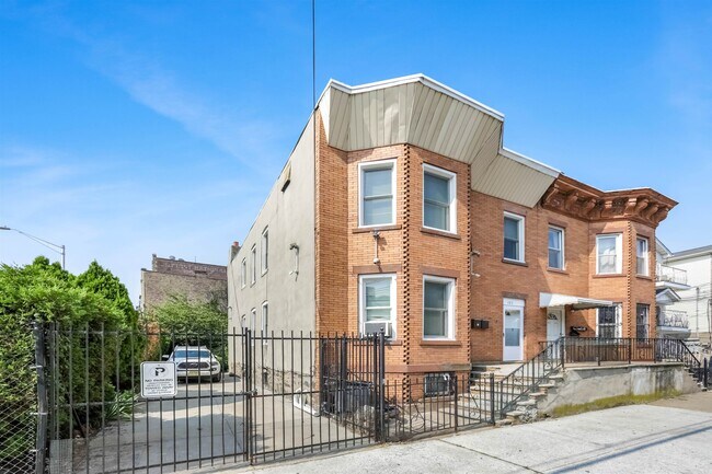 Building Photo - 193 Armstrong Ave