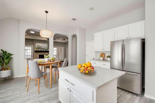 Building Photo - 2916 Alsatia Dr