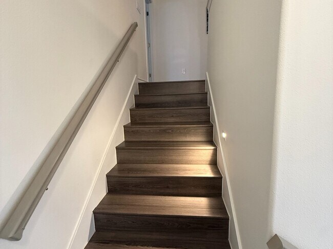 Building Photo - 9916 Kaspar Dr