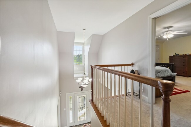 Building Photo - Effortless Charm in Over 3,000 Sq Ft of Li...