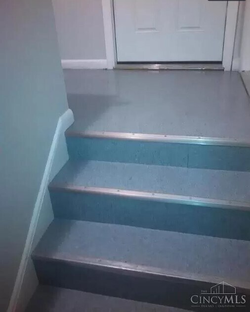 Building Photo - 1057 Winfield Ave