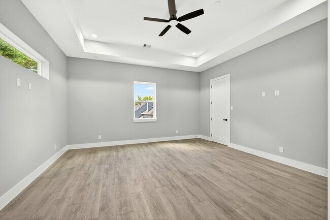 Building Photo - 4517 Larch Ln