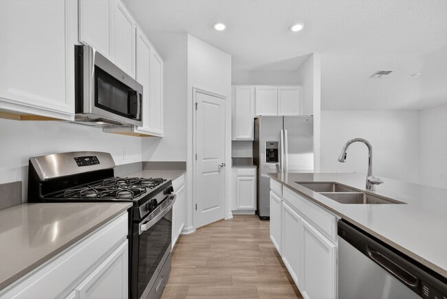 Building Photo - Available Now! Well-Maintained 3BR/2BA in Great Neighborhood