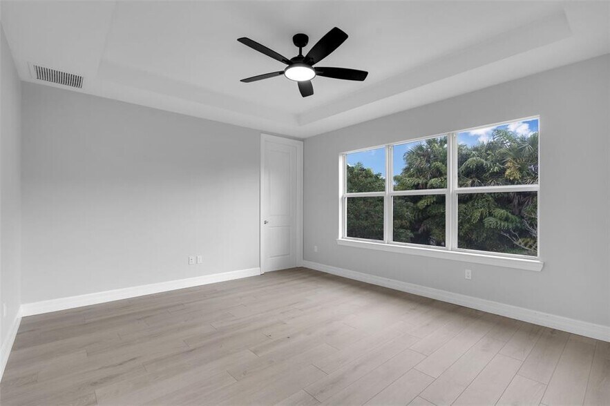 Building Photo - 1595 Evergreen Ter