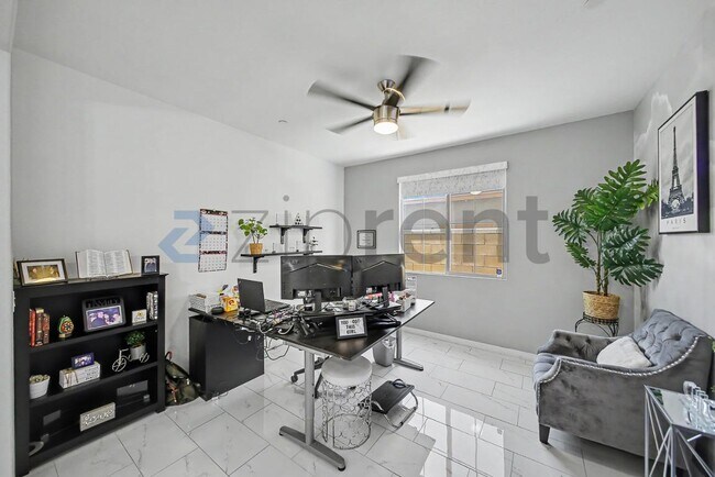 Building Photo - Unit
