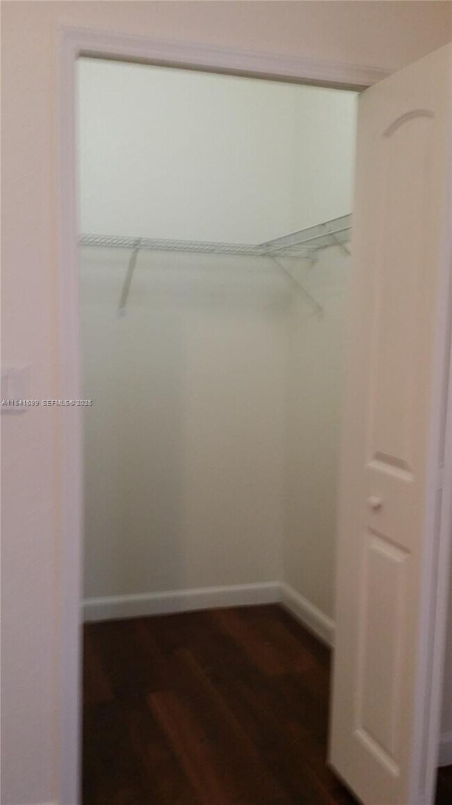 Building Photo - 1536 SE 26th St