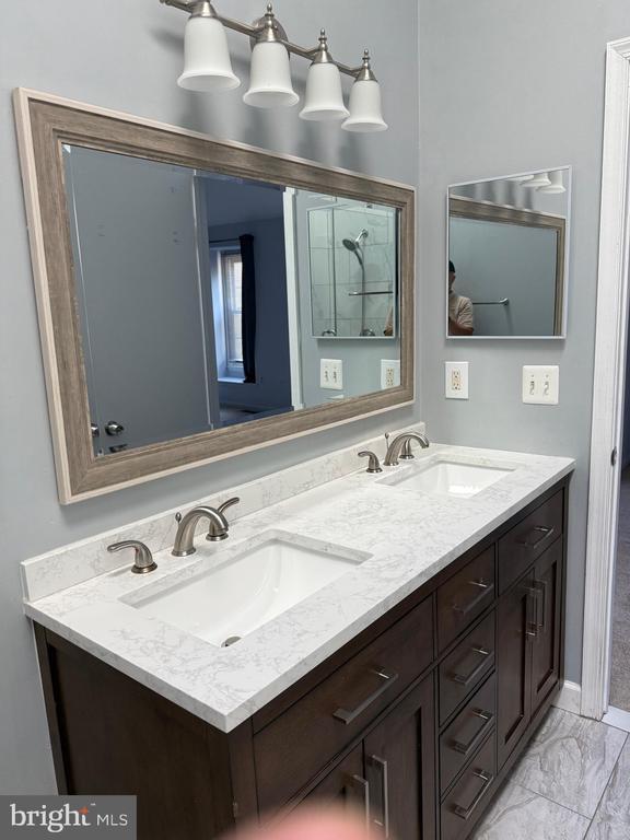 Building Photo - 4637 Luxberry Dr