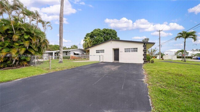 Building Photo - 1501 SW 21st St