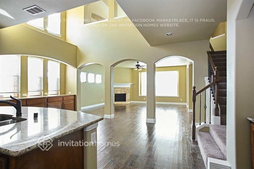 Building Photo - 1204 Litchfield Ln