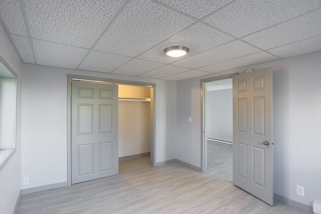 Building Photo - 209 Kirkwood St