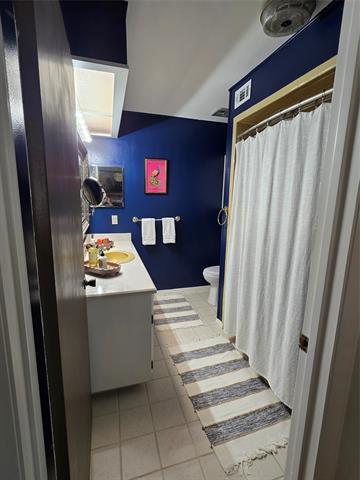 Building Photo - 1425 E Seneca Ct