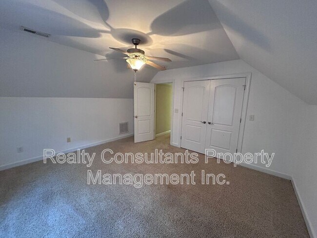 Building Photo - 4540 Pebble Lake Dr