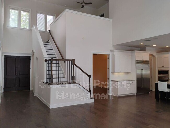 Building Photo - 3107 W Lawn Ave