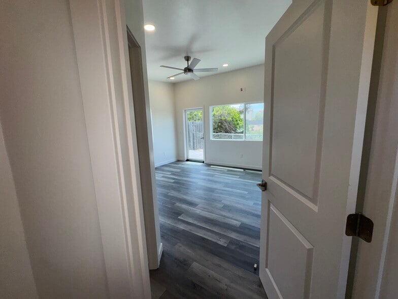 Building Photo - 3535 Hatteras Ave