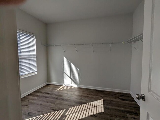 Building Photo - 2034 Britt Dr